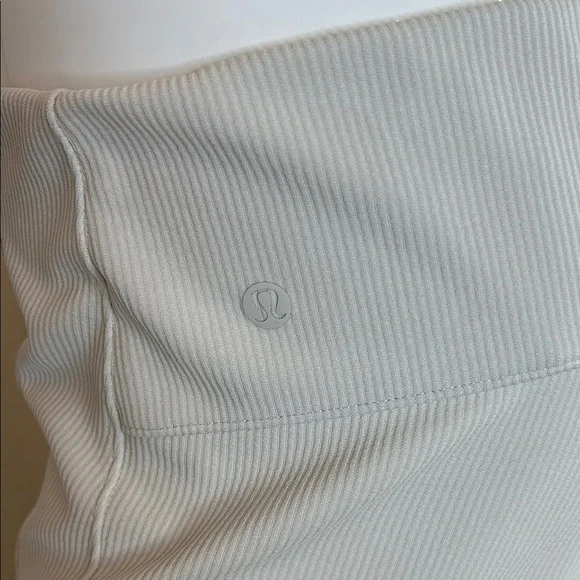 Lululemon Athletica Women’s Cream Stretch Pants - Picture 6 of 11